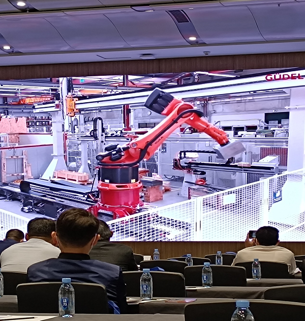 參觀深圳國際工業(yè)制造技術及設備展覽會